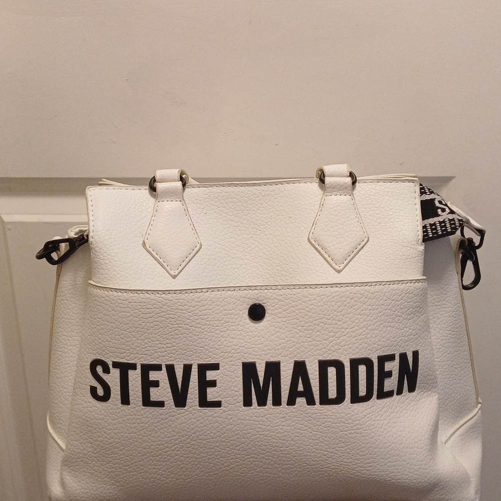Steve Madden White Tote with Black Logo